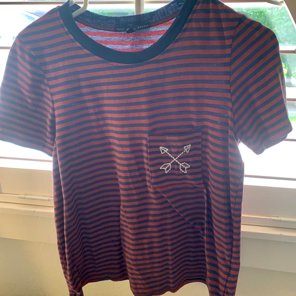 Red and blue striped shirt with a cute fit